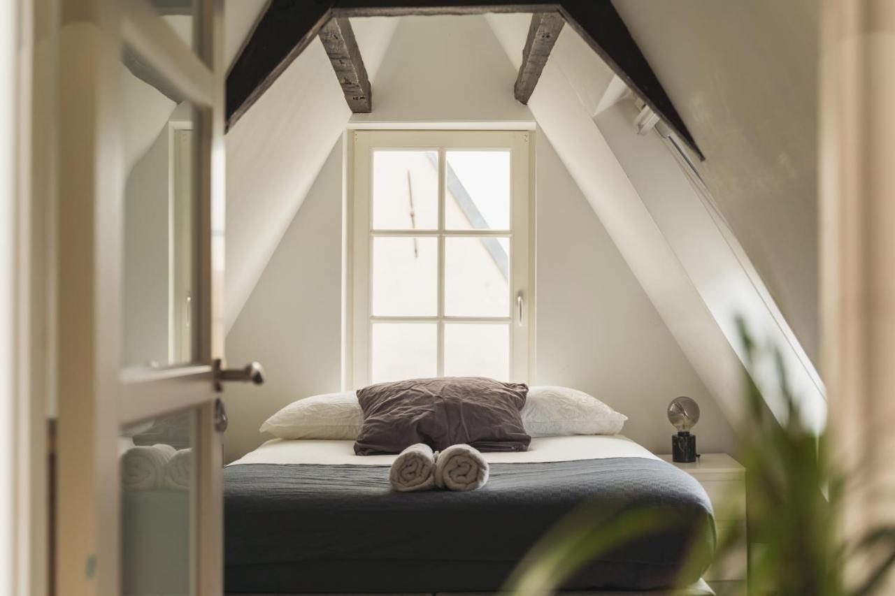 Tiny Attic On The Herengracht, Private Room Amesterdão Exterior foto