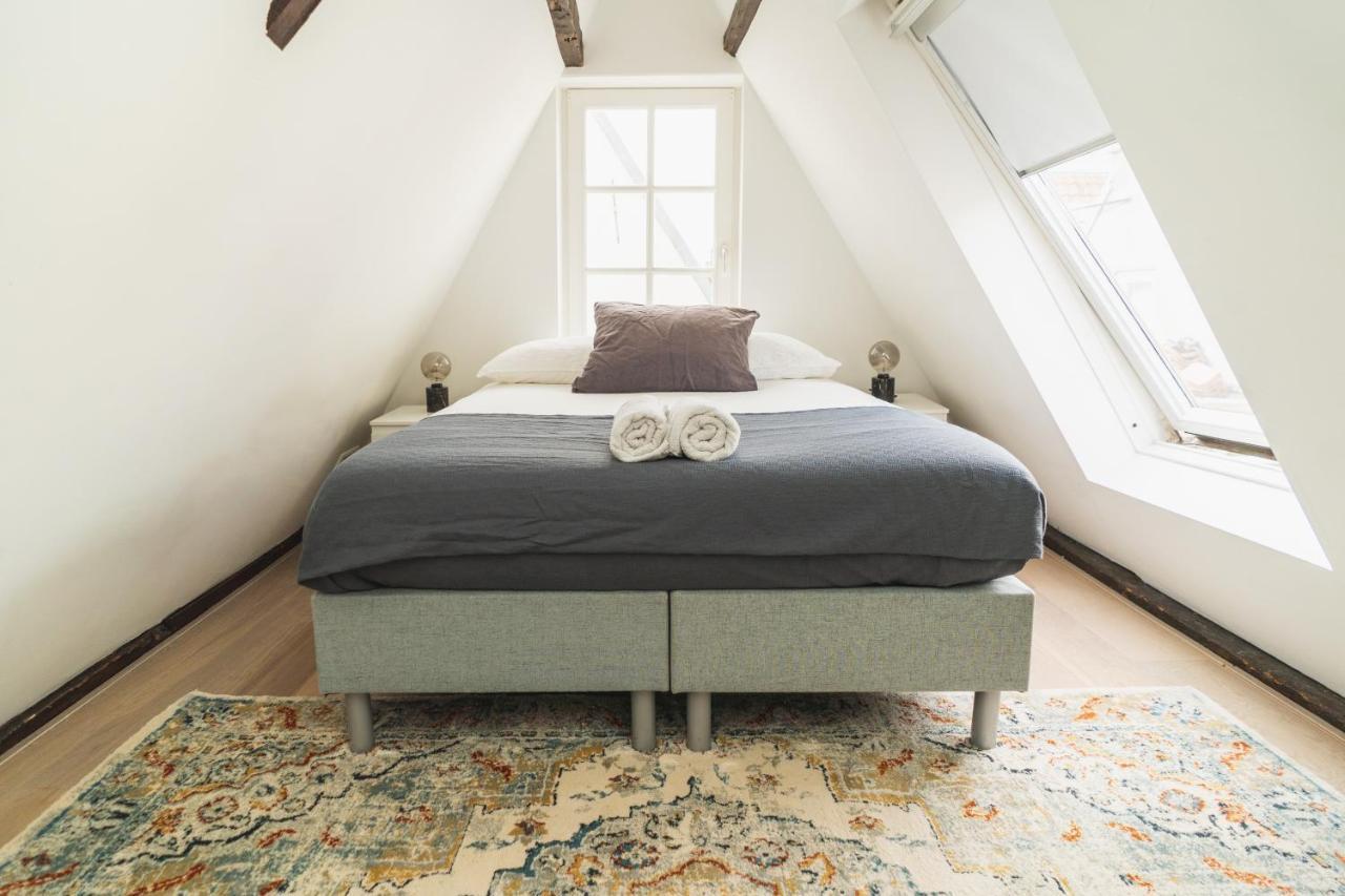 Tiny Attic On The Herengracht, Private Room Amesterdão Exterior foto