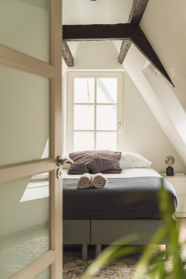 Tiny Attic On The Herengracht, Private Room Amesterdão Exterior foto